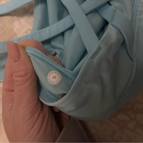 Lululemon Athletica Light Blue Sports Bra - Size 6 - Picture 6 of 6